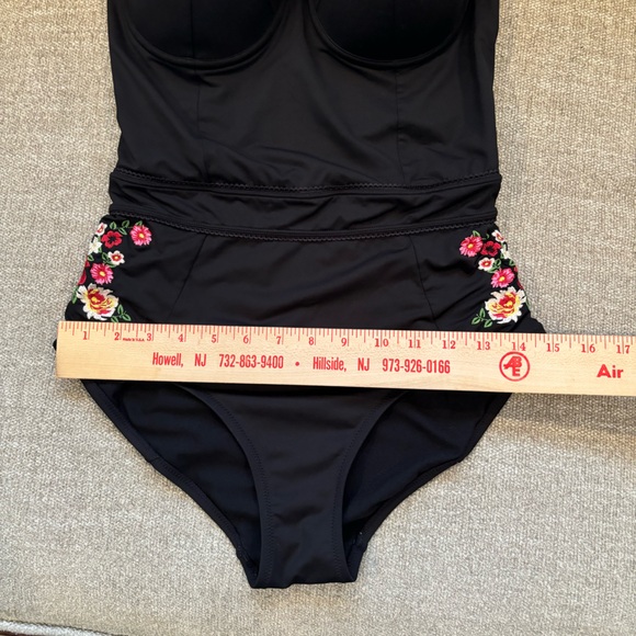 ✨ JOHNNY WAS Haley Floral Embroidery Corset One Piece Swimsuit ~Medium ~ Black - Picture 16 of 16